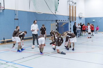 Bild 9 - C-Juniorinnen Loewinnen Cup